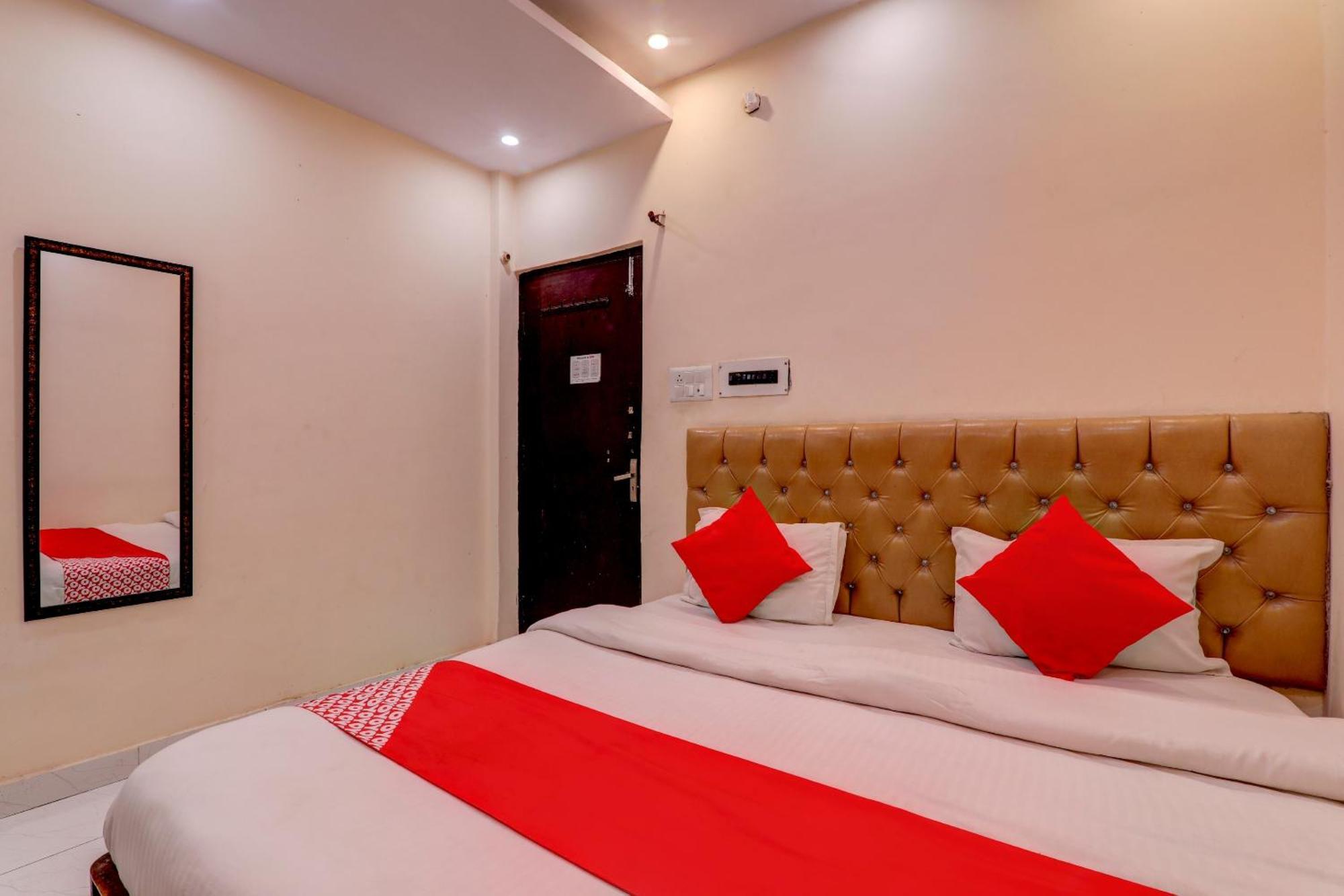 Hotel O Moon Palace Near Sahara Ganj Mall Lucknow Exteriör bild