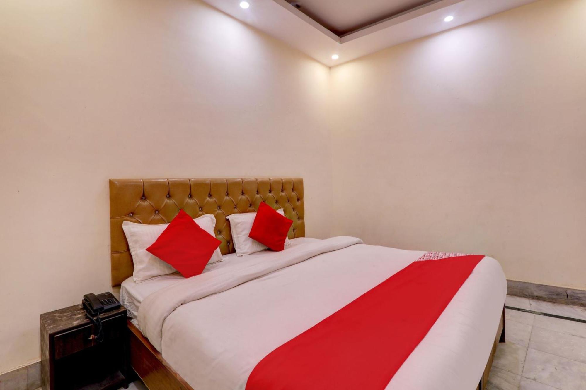 Hotel O Moon Palace Near Sahara Ganj Mall Lucknow Exteriör bild