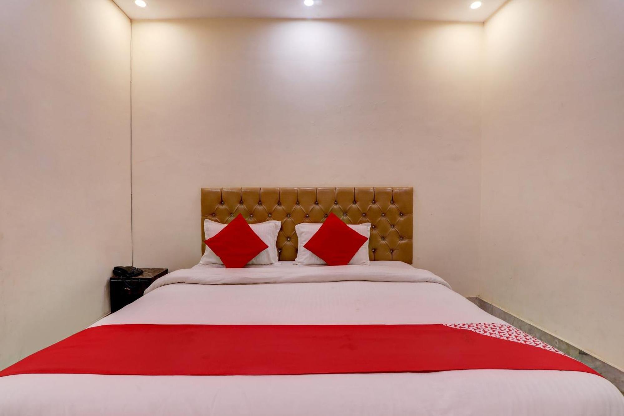 Hotel O Moon Palace Near Sahara Ganj Mall Lucknow Exteriör bild