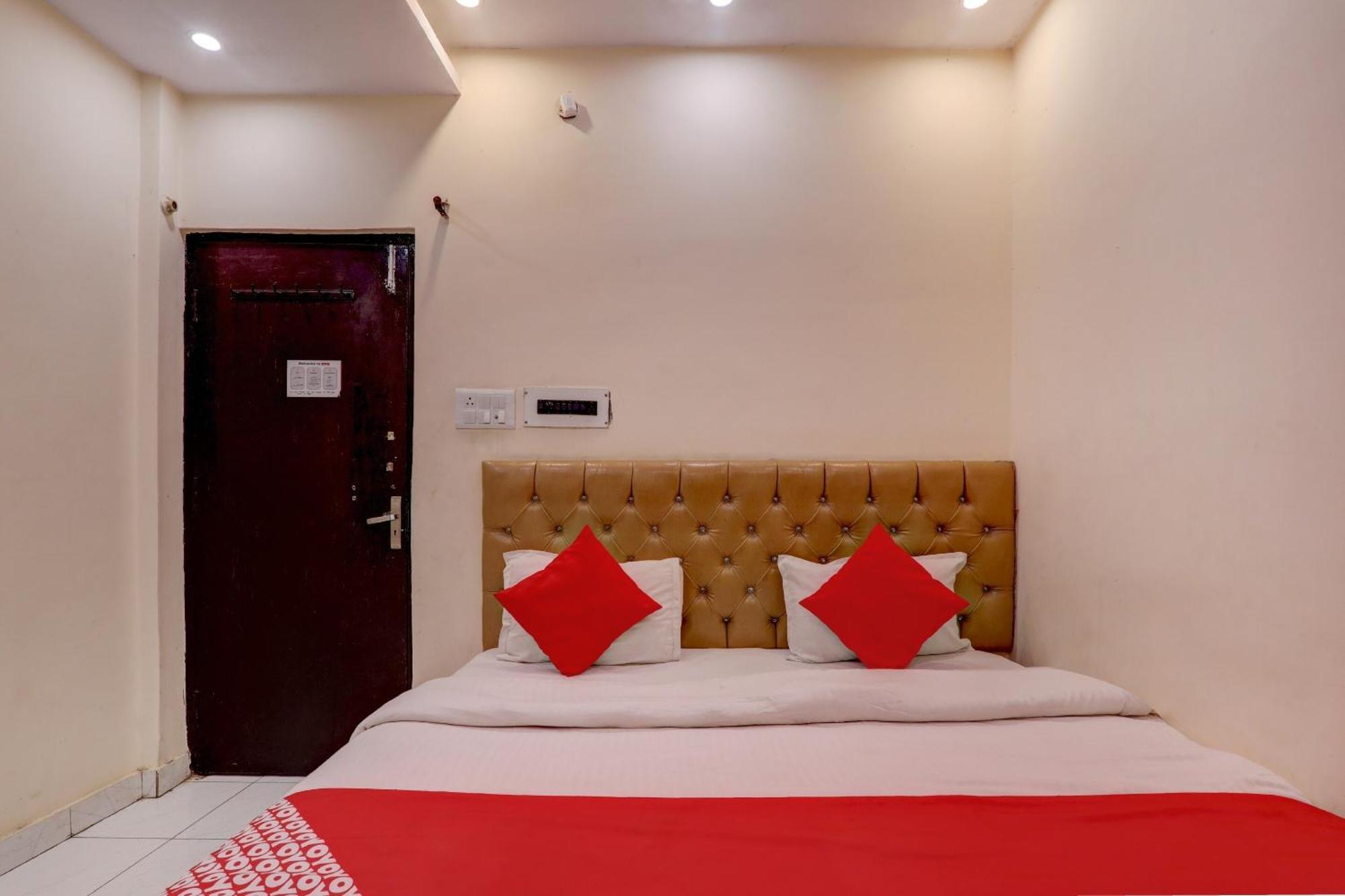 Hotel O Moon Palace Near Sahara Ganj Mall Lucknow Exteriör bild
