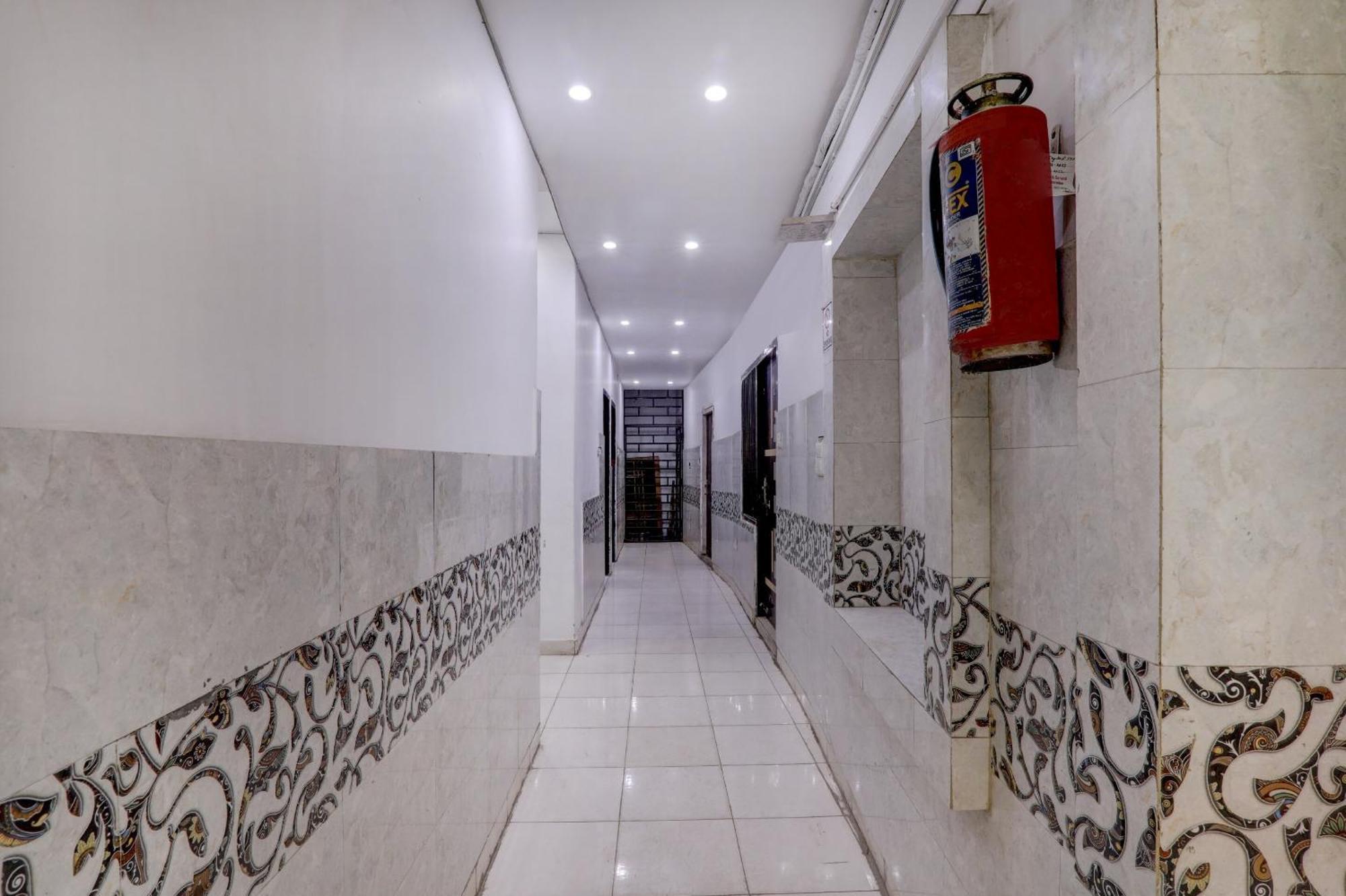 Hotel O Moon Palace Near Sahara Ganj Mall Lucknow Exteriör bild