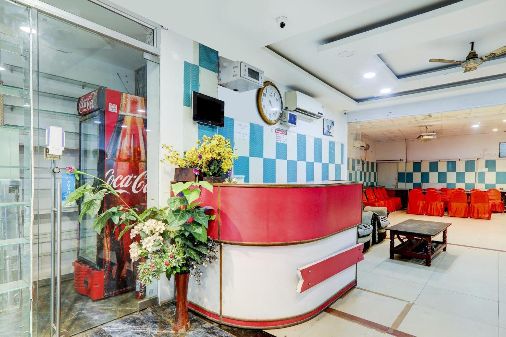 Hotel O Moon Palace Near Sahara Ganj Mall Lucknow Exteriör bild