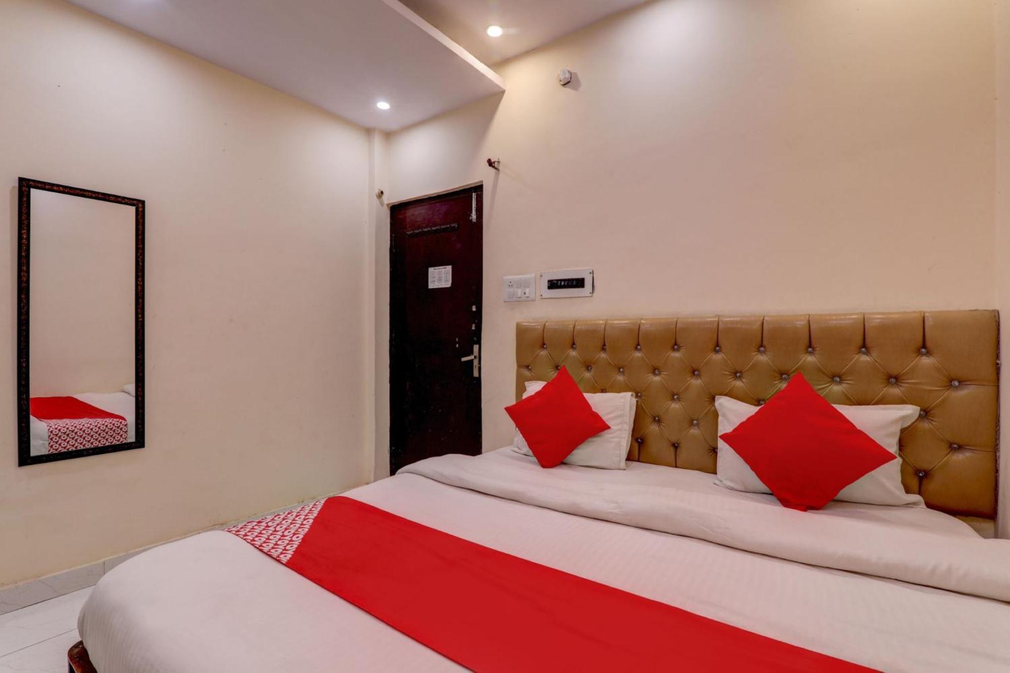 Hotel O Moon Palace Near Sahara Ganj Mall Lucknow Exteriör bild